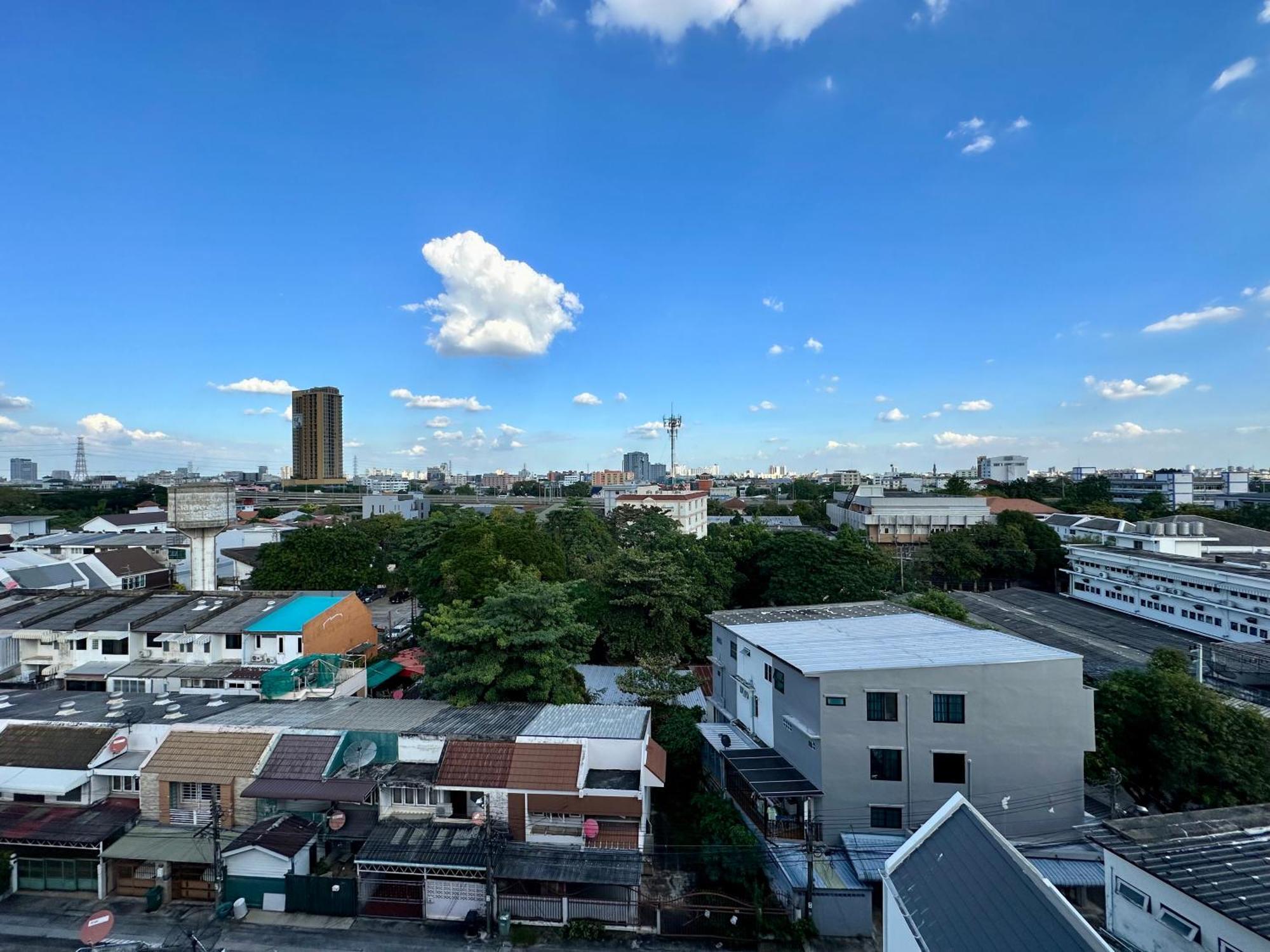 バンコク都Town Sukhumvit 71アパートメント エクステリア 写真